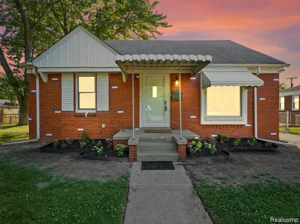 6555 Merriman Rd, Garden City, MI 48135