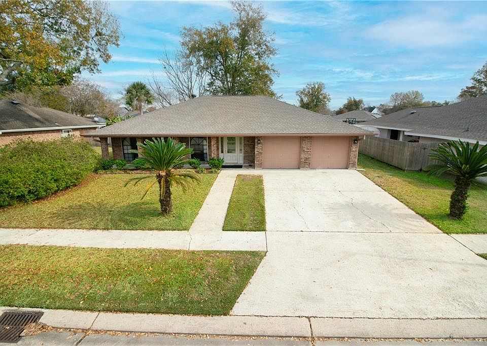 1st image of 2042 Colonial Dr