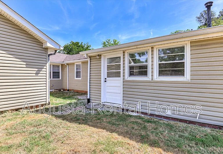 3210 York Dr — Photo 41