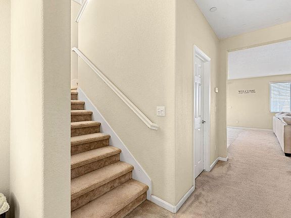 4th image of 1198 Greenbrier Drive