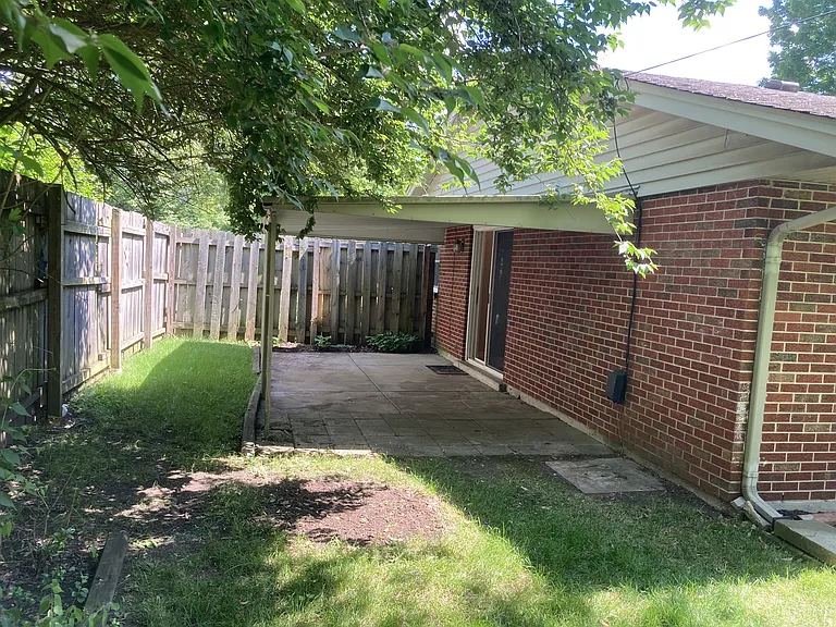 2720 Corlington Dr — Photo 31