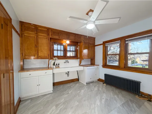 5409 W National Ave #5411, Milwaukee, WI 53214