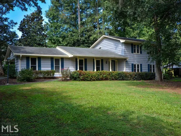 441 Village Green Ct, Lilburn, GA 30047
