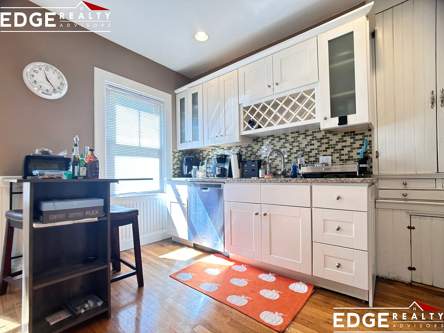 3 bed, 1100 sqft, $3,450 — Photo 2