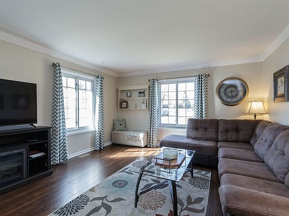 4th image of 6114 S Gotham Dr