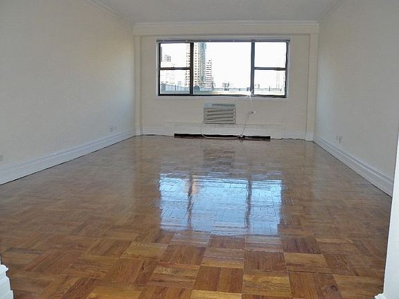 5th image of 225 E 70th St APT 4H