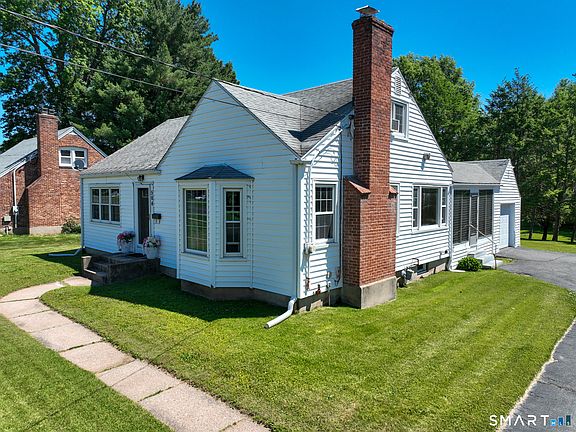 2nd image of 564 Willard Avenue