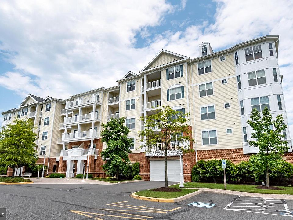 1st image of 2700 Willow Oak Dr APT 202B