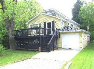 8403 Hickory Nut Grove Rd, Cary, IL 60013