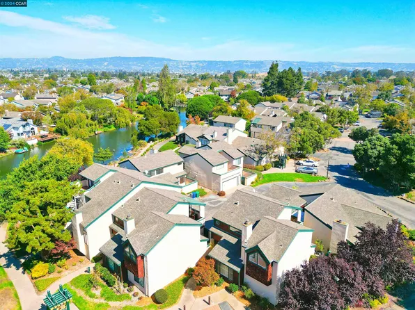 205 Carob Ln, Alameda, CA 94502