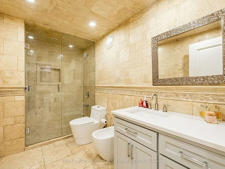 30 Bernadotte Dr — Photo 38