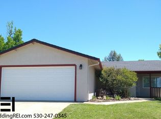 1225 Nighthawk Ln, Redding, CA 96003