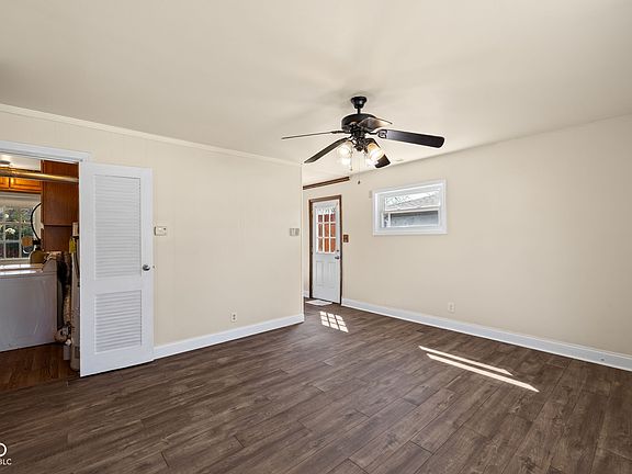 5th image of 4833 N Kenyon Dr