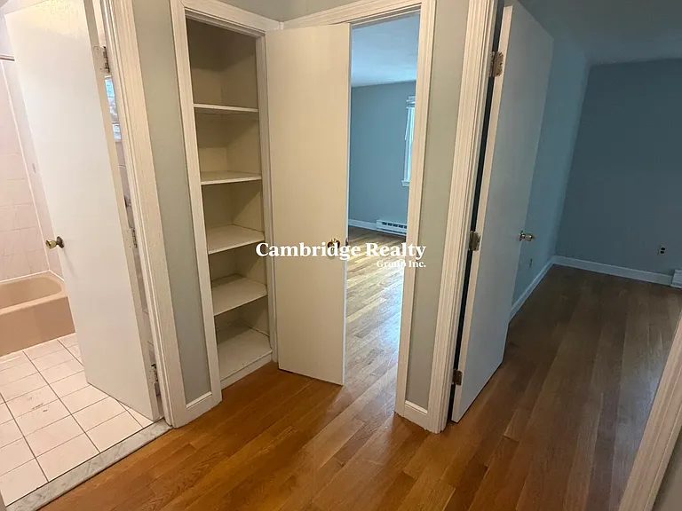 90-92 Sylvia St #2 — Photo 22