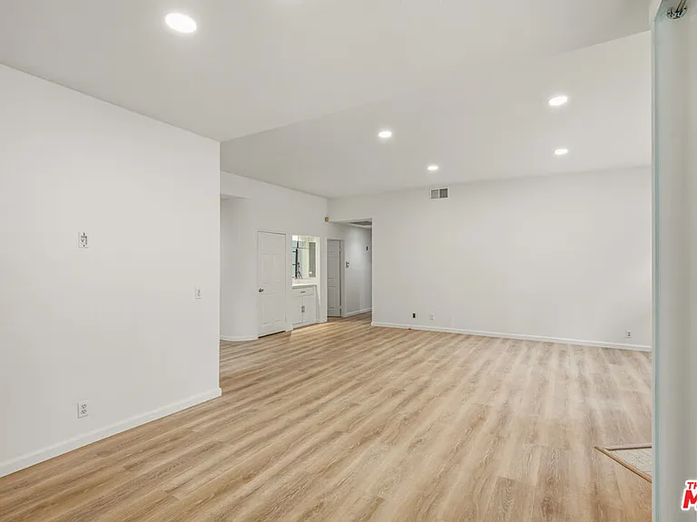 11636 Montana Ave #103 — Photo 20