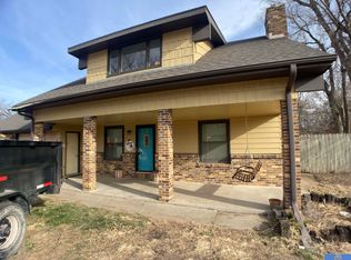 1032 Frontier Rd, Beatrice, NE 68310