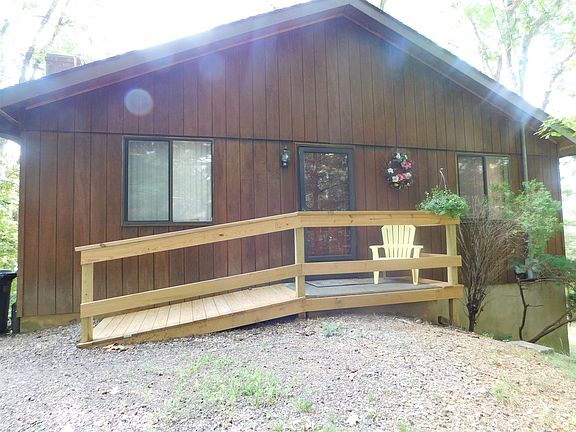 2nd image of 1368 Lakeview Dr