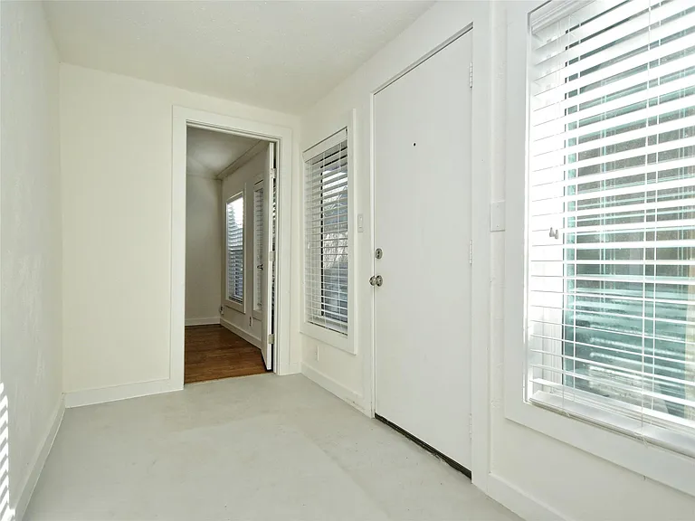 4604 Red River St #B — Photo 3