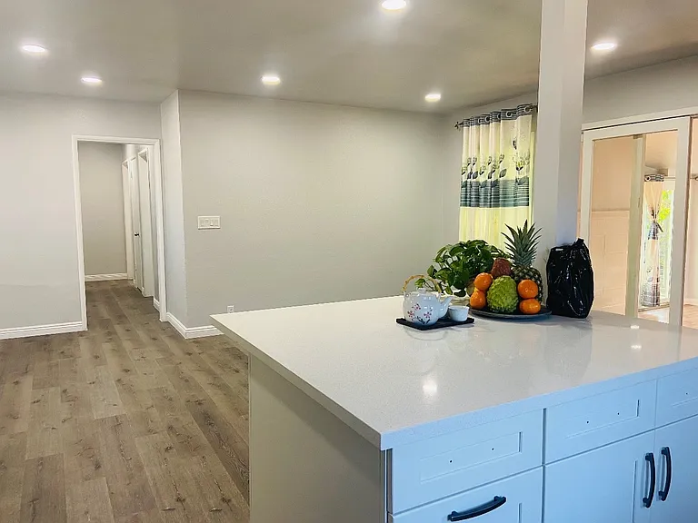 1618 S Towner St — Photo 8