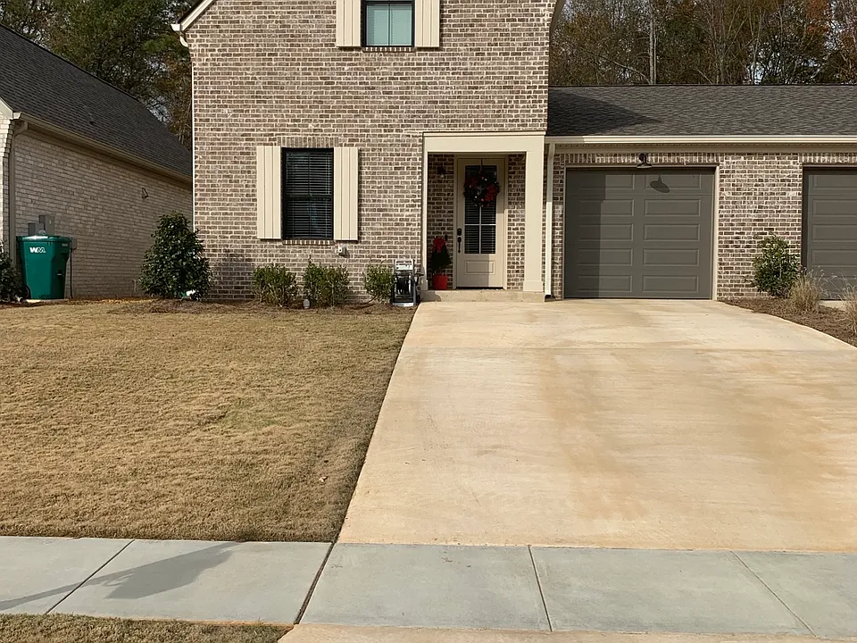 1032 Stonebrook Ln