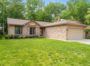 27611 James St, Warren, MI 48092