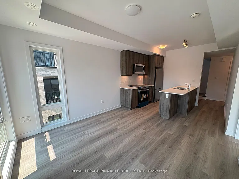 3 Bancroft Ln #202 — Photo 5