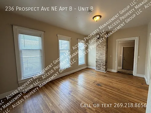 236 Prospect Ave NE #B Photo 1