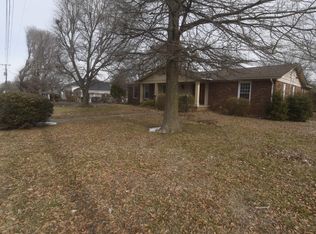 206 Erwin Dr, Mayfield, KY 42066