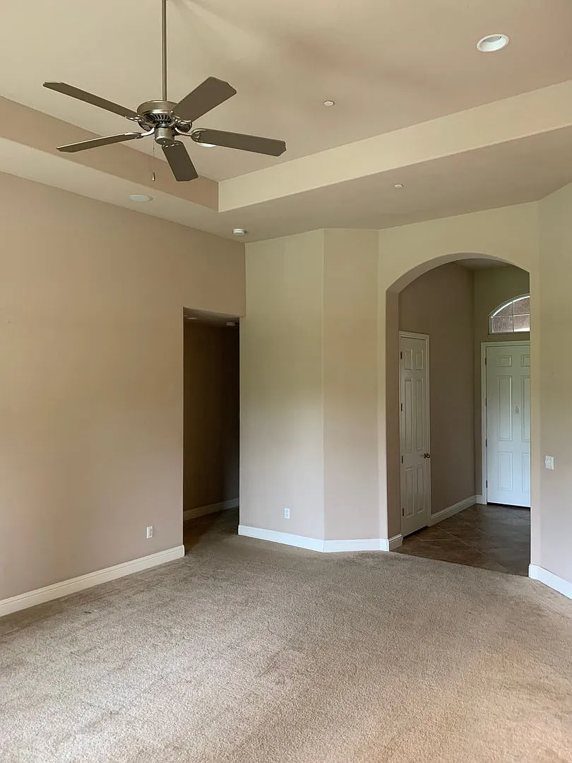 4 Bedroom 2 Bath — Photo 4
