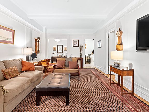 3rd image of 201 W 89th St APT 4D