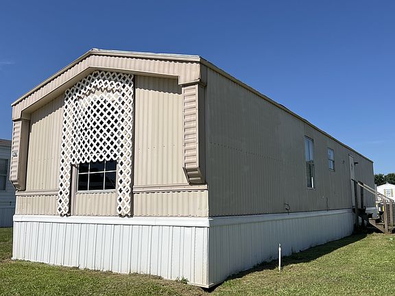 2nd image of 126 Oakwood Dr