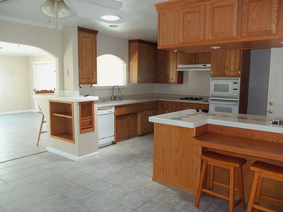 5th image of 2246 Crestline Dr