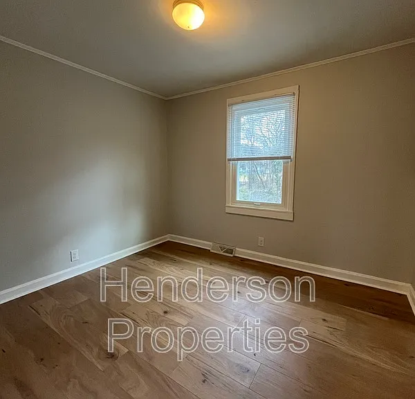 1506 Seigle Ave — Photo 8