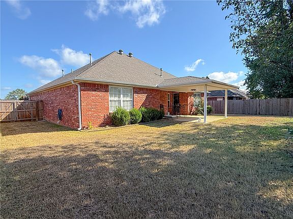 3rd image of 340 Brandons Loop