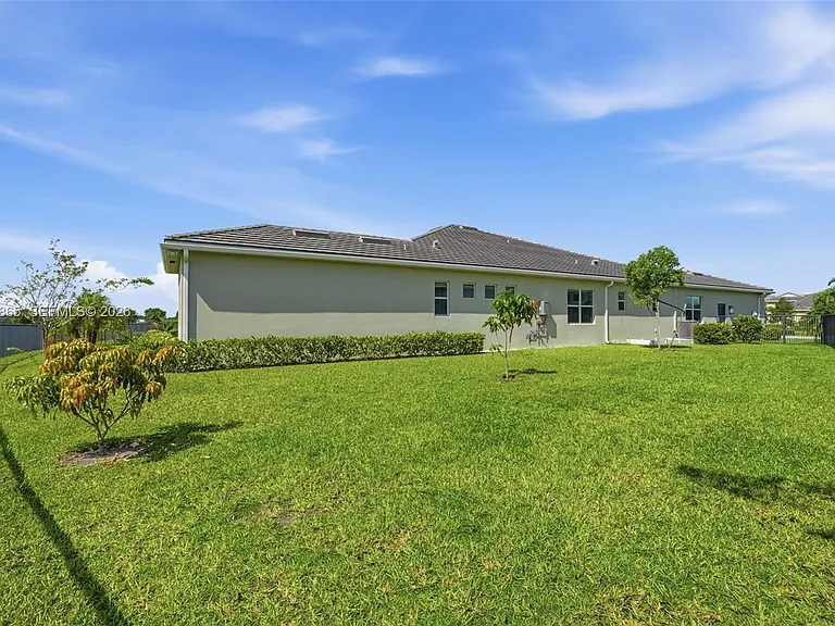 4662 Estates Cir — Photo 87