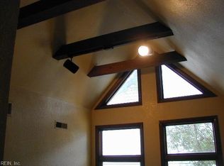 813 Providence Rd, Chesapeake, VA 23325