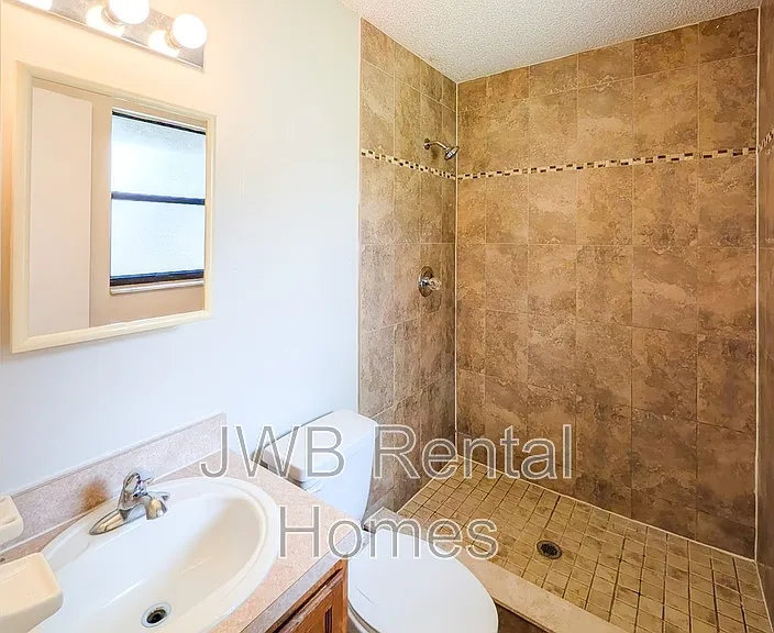 6073 Cranberry Ln E — Photo 7