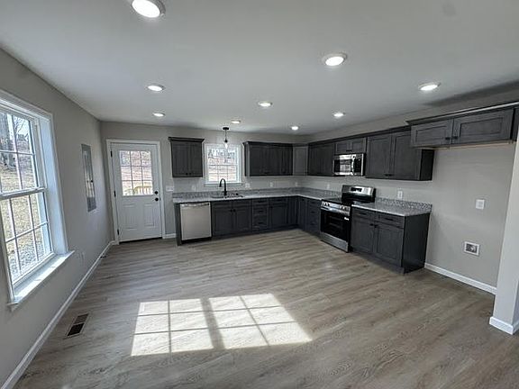 5th image of 1267 Higginbotham Rd