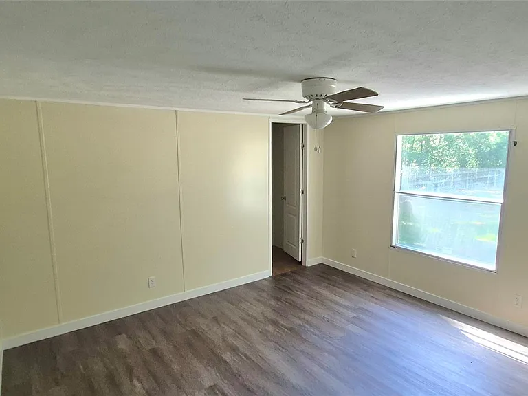 24321 Cherry Hill Dr — Photo 20