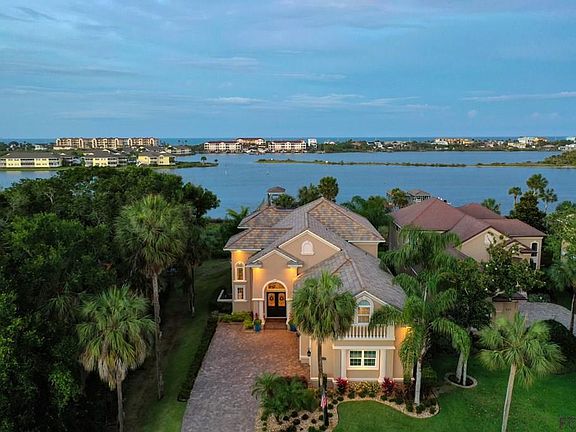 5th image of 205 S Riverwalk Dr