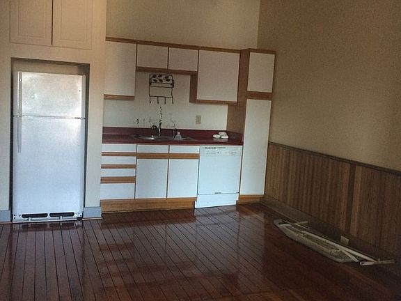 4th image of 224 Paradise Ln Ste 300