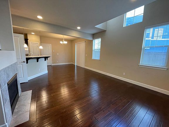 5th image of 14525 15th Ave W #A