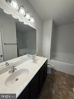 240 Parkland Dr — Photo 18