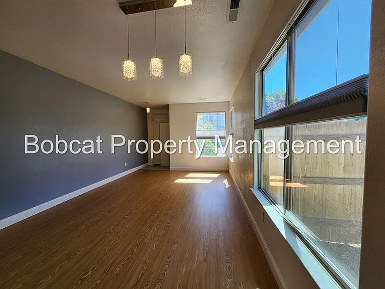 1240 Flintwood Dr — Photo 5