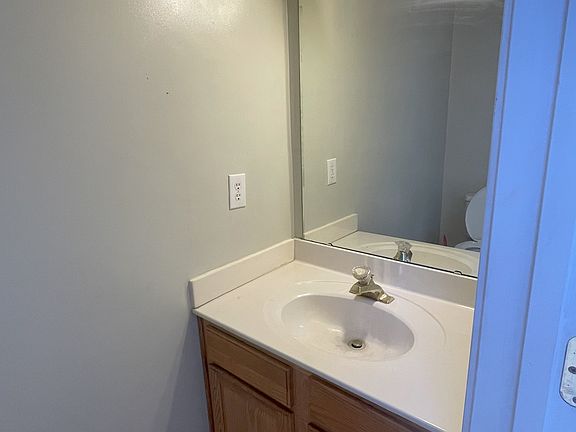 Downstair half bathroom