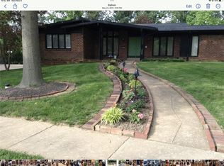 500 Lering Dr, Ballwin, MO 63011