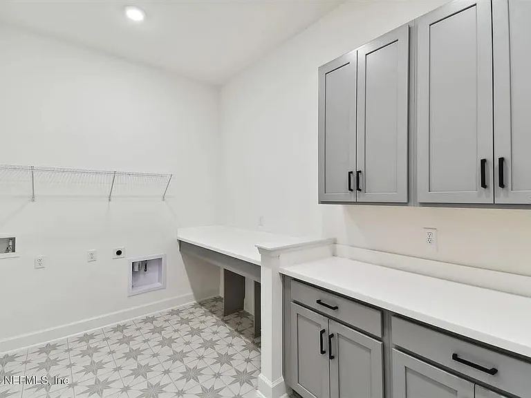 90 Victory Court St — Photo 10
