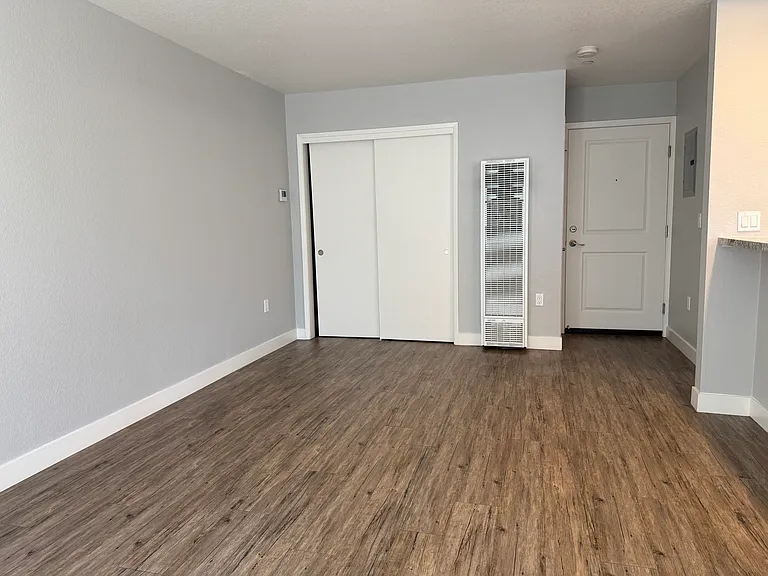Arlington Apartments — Photo 12