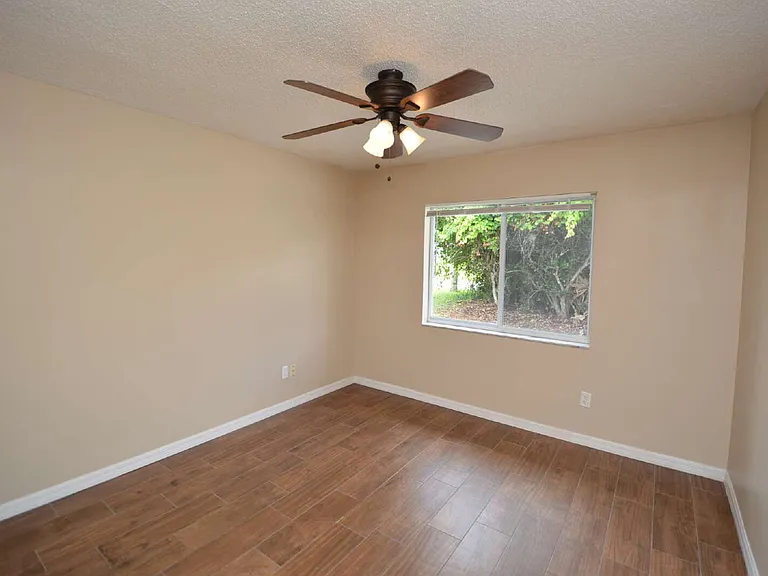 30 Farmsworth Dr #B — Photo 21