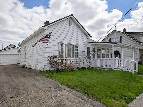 2nd image of 913 2nd Ave